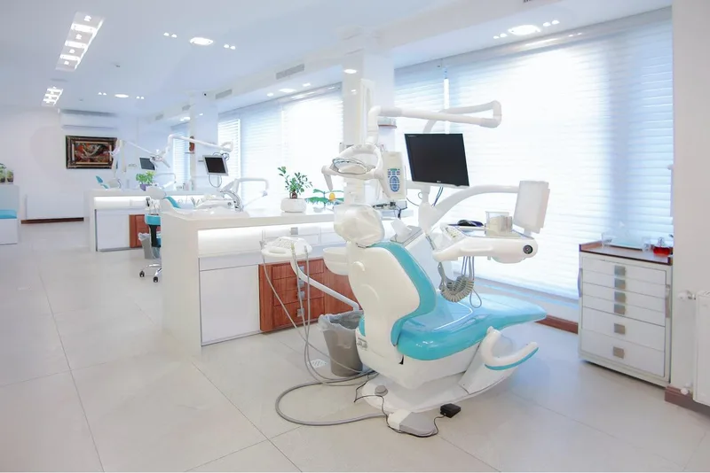 Équipement moderne dans une clinique dentaire en Espagne